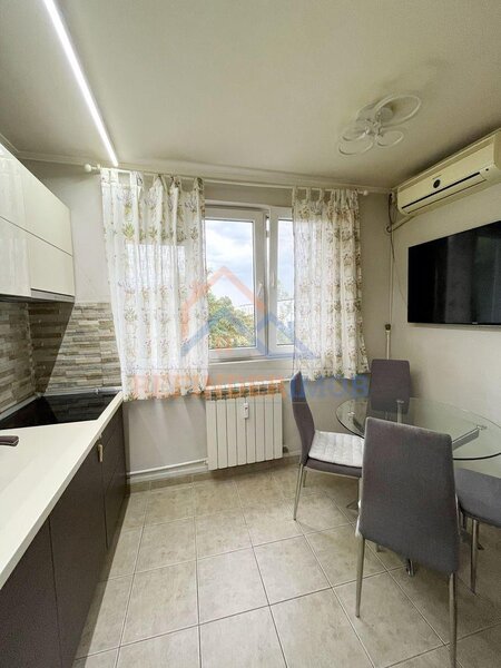 Titan, Piata Minis apartament 3 camere de vanzare