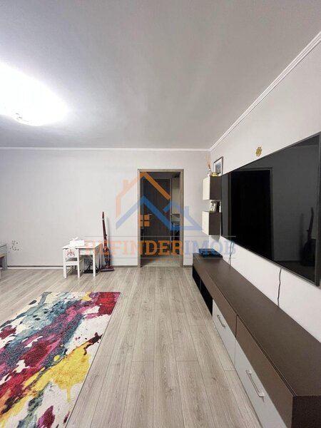 Titan, Piata Minis apartament 3 camere de vanzare